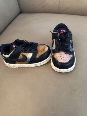 Nike Kids Black Sneakers with Multicolor Shimmer Panels